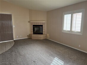 204 Odyssey St in Henderson, NV - Building Photo - Building Photo