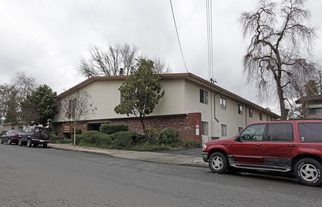 Chardonnay Apartments in Napa, CA - Foto de edificio - Building Photo
