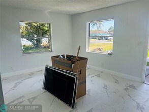 1471 NW 20th St in Fort Lauderdale, FL - Foto de edificio - Building Photo