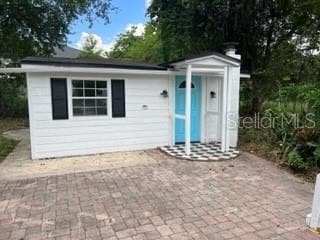 property at 2120 Carlton Dr