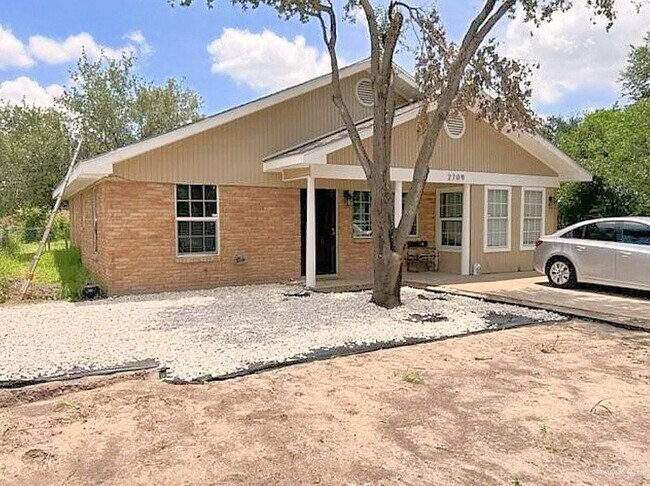 2709 Fir Ave in McAllen, TX - Building Photo - Building Photo