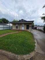 2204 Salisbury St in Fort Worth, TX - Building Photo