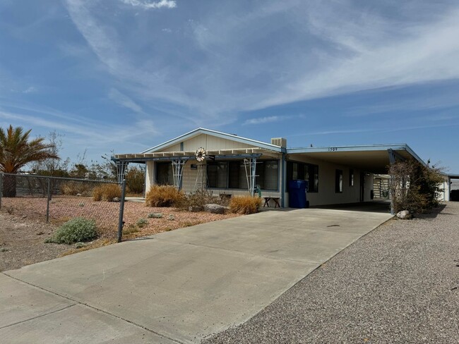 1509 Rio Vista Dr in Bullhead City, AZ - Foto de edificio - Building Photo