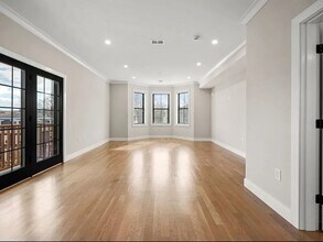 281 Lamartine St, Unit 1 in Boston, MA - Foto de edificio - Building Photo