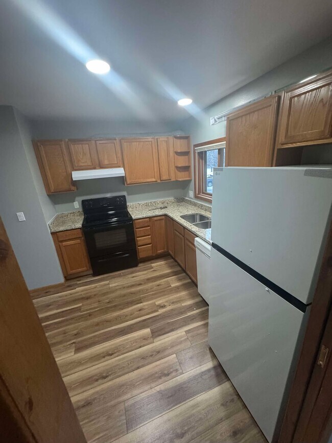 821 Island Ct in Baraboo, WI - Building Photo - Building Photo