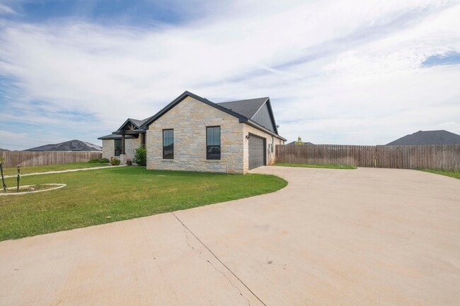 5407 Hollow Ranch Ct in Salado, TX - Building Photo - Building Photo