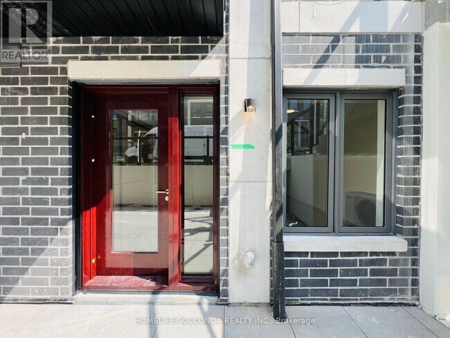 3427 Sheppard Ave E in Toronto, ON - Building Photo - Building Photo
