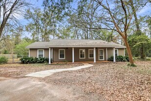 7585 Skipper Ln in Tallahassee, FL - Building Photo