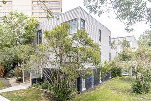 9104 99 St NW in Edmonton, AB - Building Photo