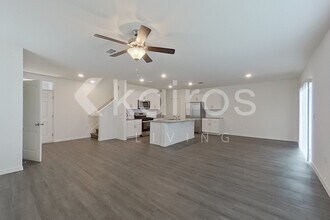 32028 Katelin Cir in Leesburg, FL - Building Photo - Building Photo