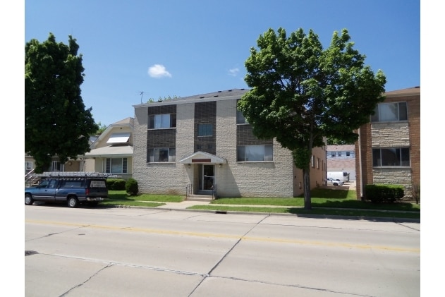 1451-1455 S 84th St in West Allis, WI - Building Photo - Other