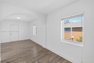 1801 SW 5th St in Miami, FL - Building Photo - Building Photo