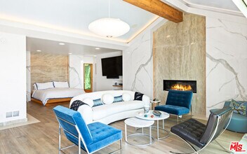 23018 Pacific Coast Hwy in Malibu, CA - Building Photo - Building Photo
