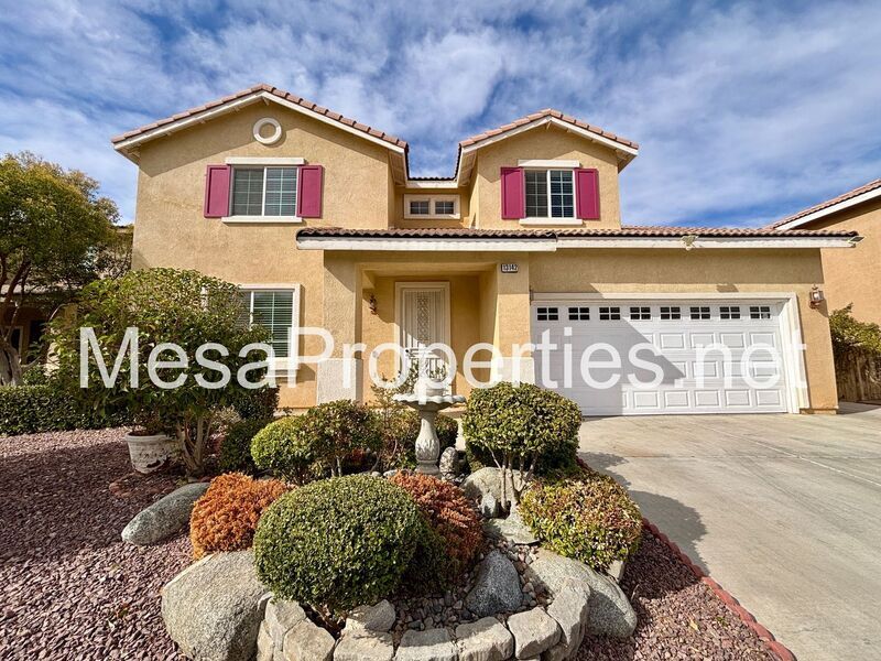 13142 Kootenay Way in Victorville, CA - Foto de edificio