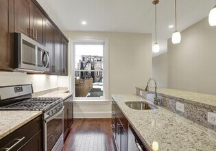 2420 Callow Ave in Baltimore, MD - Building Photo - Building Photo