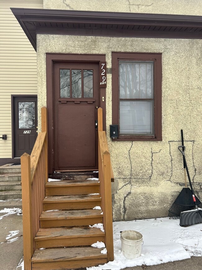 729 N Broad St, Unit 729.5 N Broad st in Mankato, MN - Foto de edificio - Building Photo