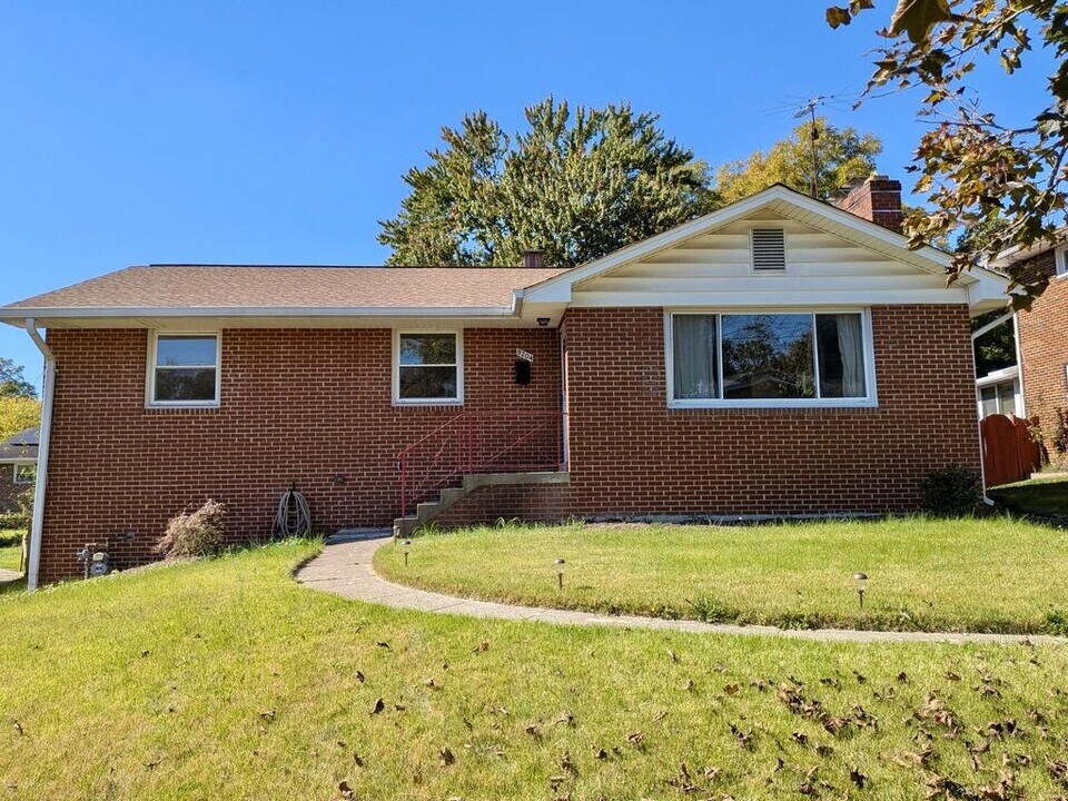 9204 Davidson St in College Park, MD - Foto de edificio