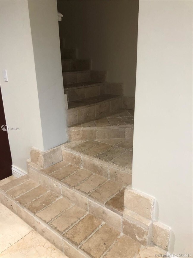 7350 SW 31st St-Unit -B in Miami, FL - Foto de edificio - Building Photo