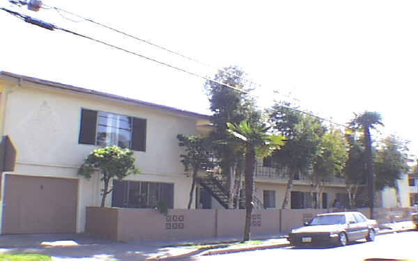 1092 Gladys Ave in Long Beach, CA - Building Photo - Building Photo