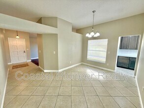 7216 Hollowell Dr in Tampa, FL - Building Photo - Building Photo