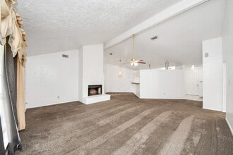 13610 Piney Oaks Dr in Houston, TX - Building Photo - Building Photo