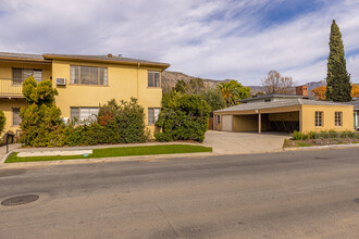 110 W Matilija St in Ojai, CA - Building Photo - Building Photo