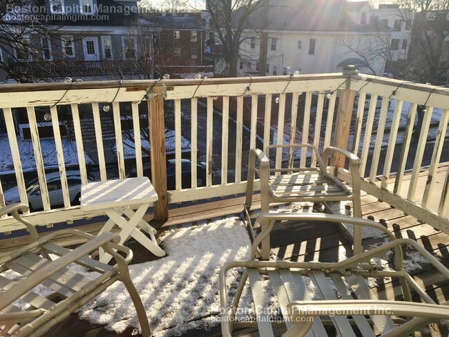 91 Wallingford Rd, Unit 3 in Boston, MA - Building Photo - Building Photo