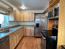 729 9th Ave, Unit A in Fairbanks, AK - Building Photo
