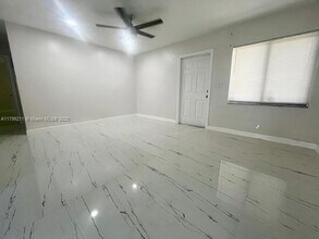 4040 NW 31st Terrace in Lauderdale Lakes, FL - Building Photo - Building Photo
