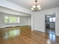 13 Marwood Rd S in Port Washington, NY - Building Photo - Building Photo