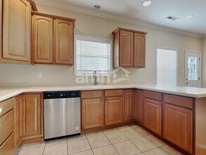 1641 Silver Oak Ln in Knoxville, TN - Foto de edificio - Building Photo