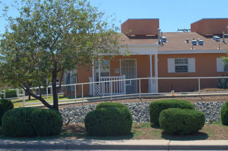 St. Genevieves Village Senior Apartments in Las Cruces, NM - Foto de edificio - Building Photo