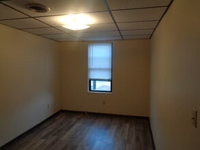 1600 W Railroad St, Unit 2a in Carnegie, PA - Building Photo - Building Photo