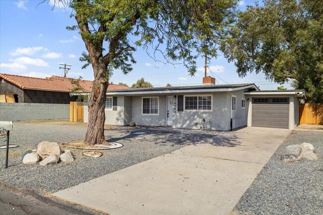 16152 Vía Corto E in Desert Hot Springs, CA - Building Photo - Building Photo