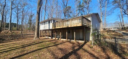 6131 Rockbridge Rd SW in Stone Mountain, GA - Building Photo - Building Photo