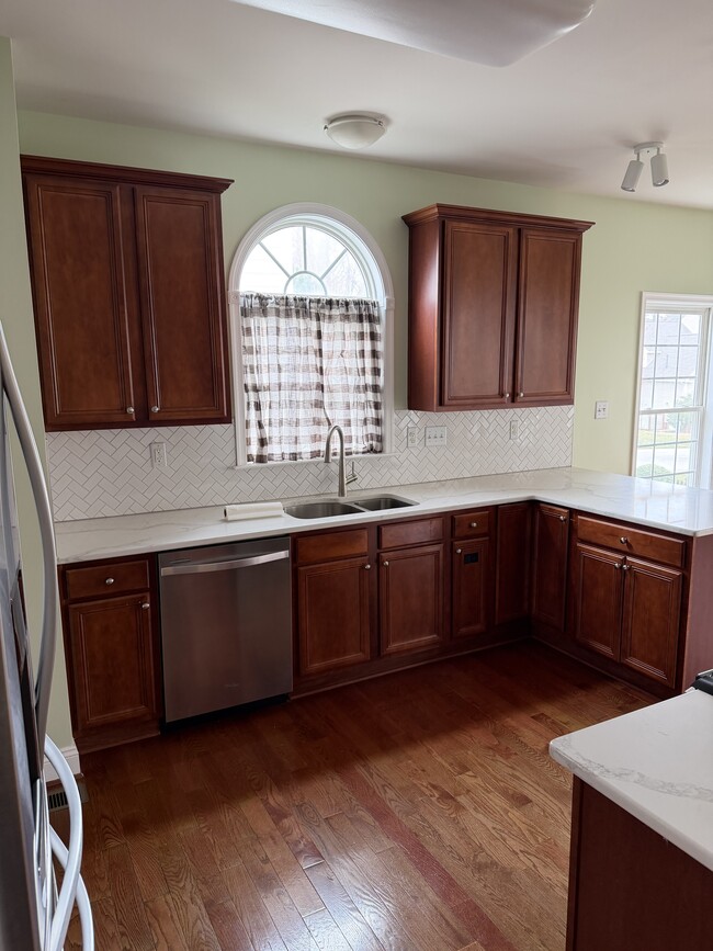 property at 2912 Tidal Dr