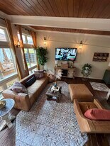 6920 NE 27th Ave, Unit Entire unit B in Portland, OR - Building Photo