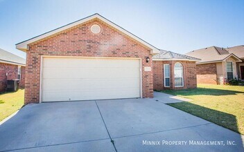 1719 100th St in Lubbock, TX - Building Photo - Building Photo