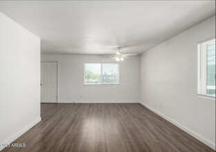 1822 N 32nd St in Phoenix, AZ - Foto de edificio - Building Photo