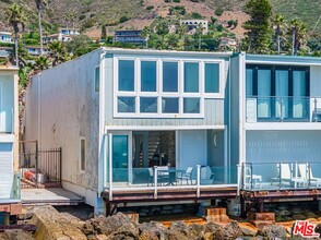 11770 Pacific Coast Hwy in Malibu, CA - Building Photo - Building Photo