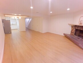 227 N Belmont St in Glendale, CA - Building Photo - Building Photo