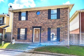 13835 Purplemartin St in Houston, TX - Building Photo - Building Photo