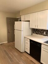 1914 Remington Rd, Unit 1912 Remington rd in Rockford, IL - Building Photo