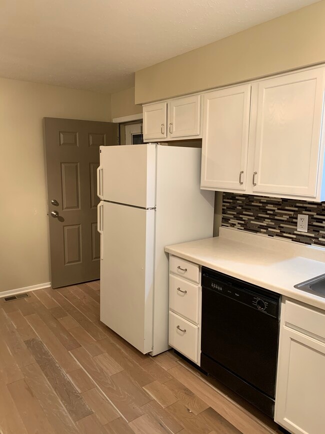 1914 Remington Rd, Unit 1912 Remington rd