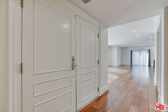 918 S Wooster St in Los Angeles, CA - Building Photo - Building Photo