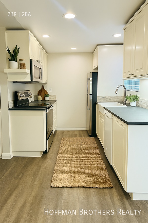 2422 Graham Ave in Redondo Beach, CA - Foto de edificio - Building Photo