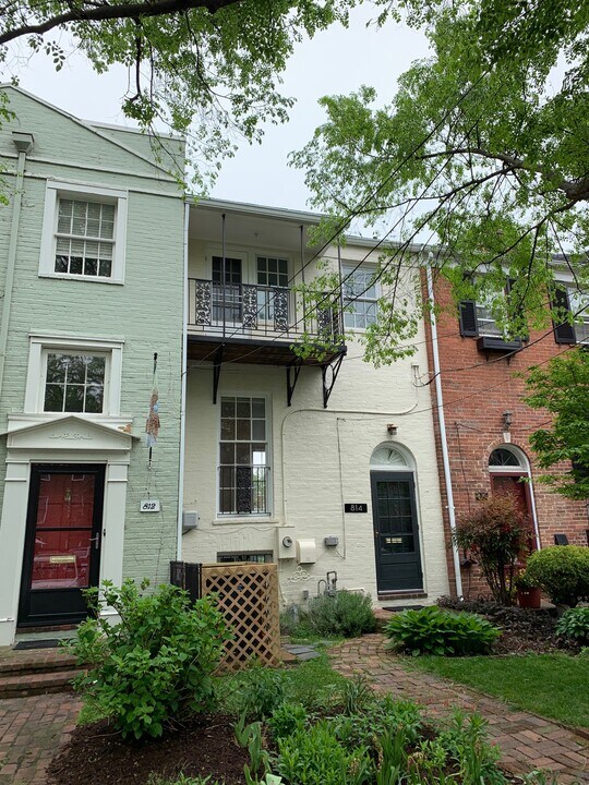 814 S Pitt St in Alexandria, VA - Building Photo