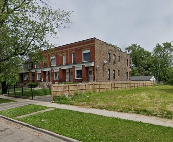 7615 S Saginaw Ave in Chicago, IL - Building Photo - Building Photo