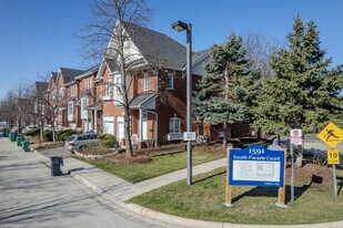 1591 S Parade Crt in Mississauga, ON - Building Photo