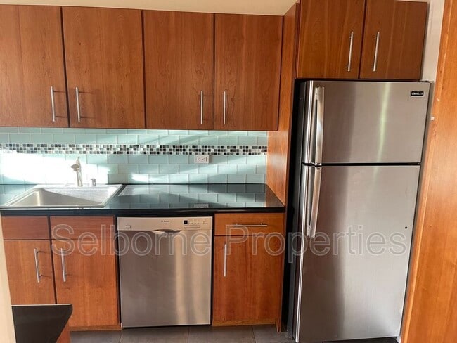 507 Forest St in Oakland, CA - Building Photo - Building Photo